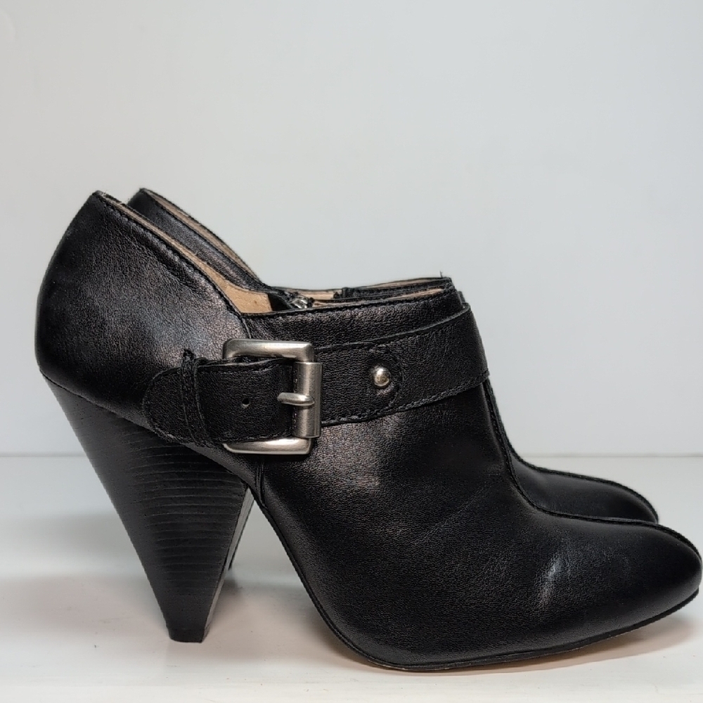 MICHAEL Michel Kors black leather ankle booties woman's size 9